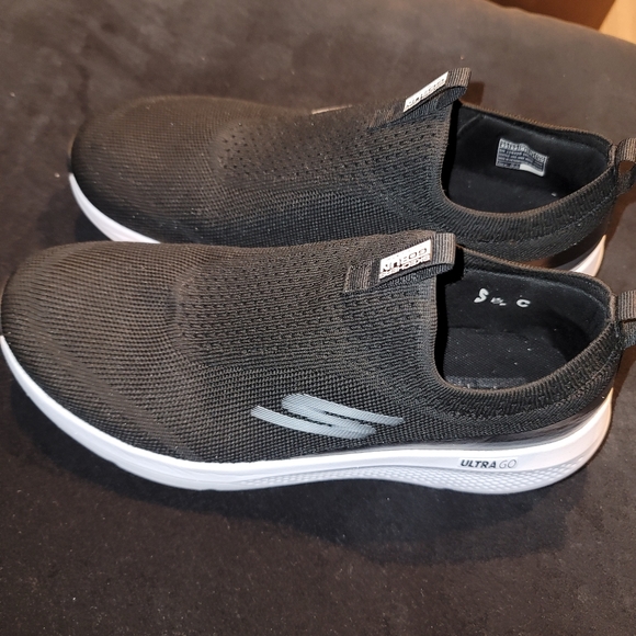 SKECHERS - Picture 2 of 5